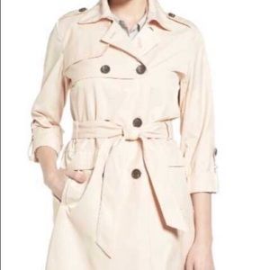 Vince Camuto gunflap trench coat NWOT